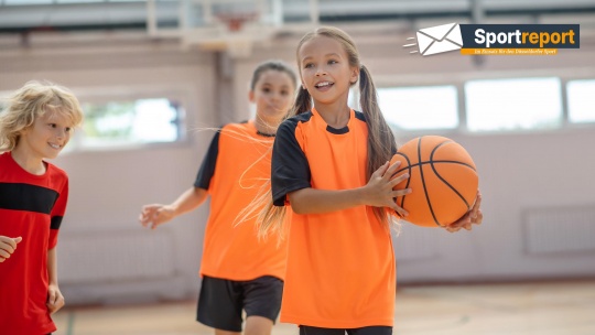 Basketball mit Kindern