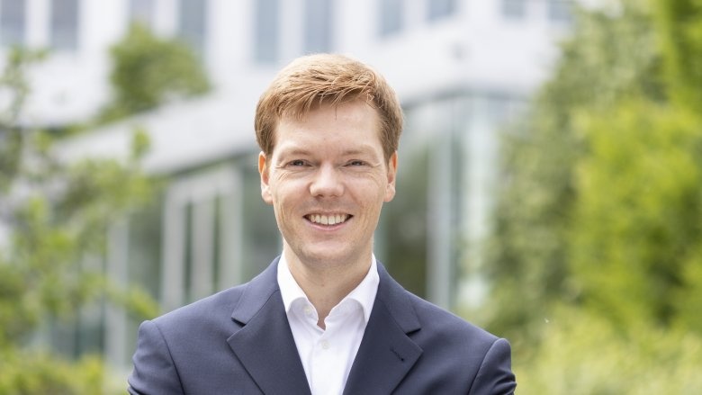Dr. Andreas Schröder Dr. Andreas Schröder