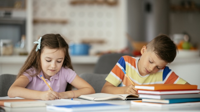 Kinder schreiben kreativ